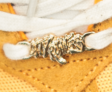 Carregar imagem no visualizador da galeria, SNEAKER PIN - CITY RUNNERS
